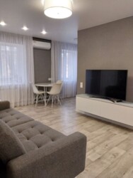 Продаж 2-х кімнатногї квартири В Центральоній частині міста код № 212-946-817 фото 1 Продаж 2-х кімнатногї квартири В Центральоній частині міста код № 212-946-817 фото 1