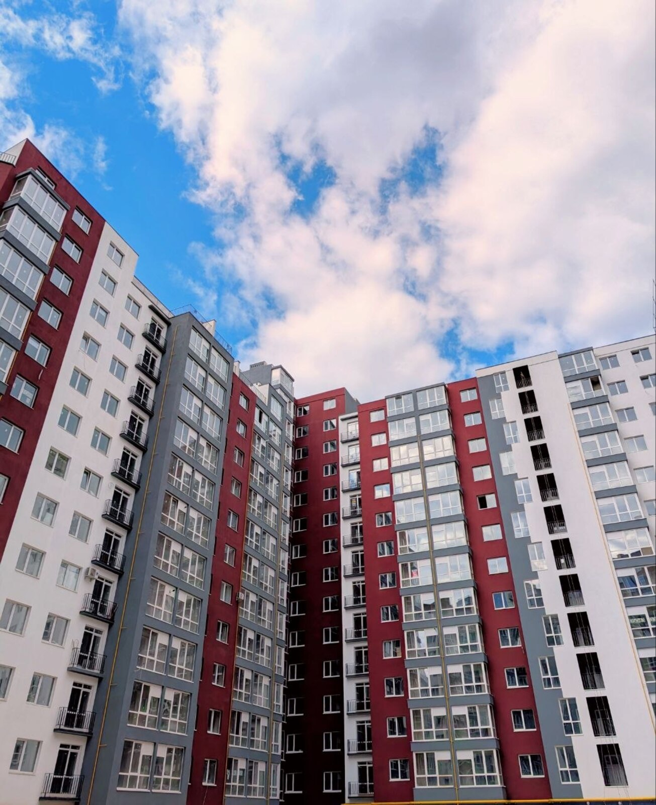 Продам гараж у ЖК Княгинин фото 1 Продам гараж у ЖК Княгинин фото 1