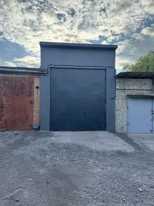 Великий Гараж утеплений Бокс дшв 9 4 5 м під бус зил камаз автобус фото 1 Великий Гараж утеплений Бокс дшв 9 4 5 м під бус зил камаз автобус фото 1