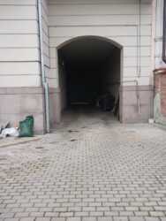 Продаж капітального гаражу на одне авто, склад, вул. Десятинна, 10 фото 4 Продаж капітального гаражу на одне авто, склад, вул. Десятинна, 10 фото 4