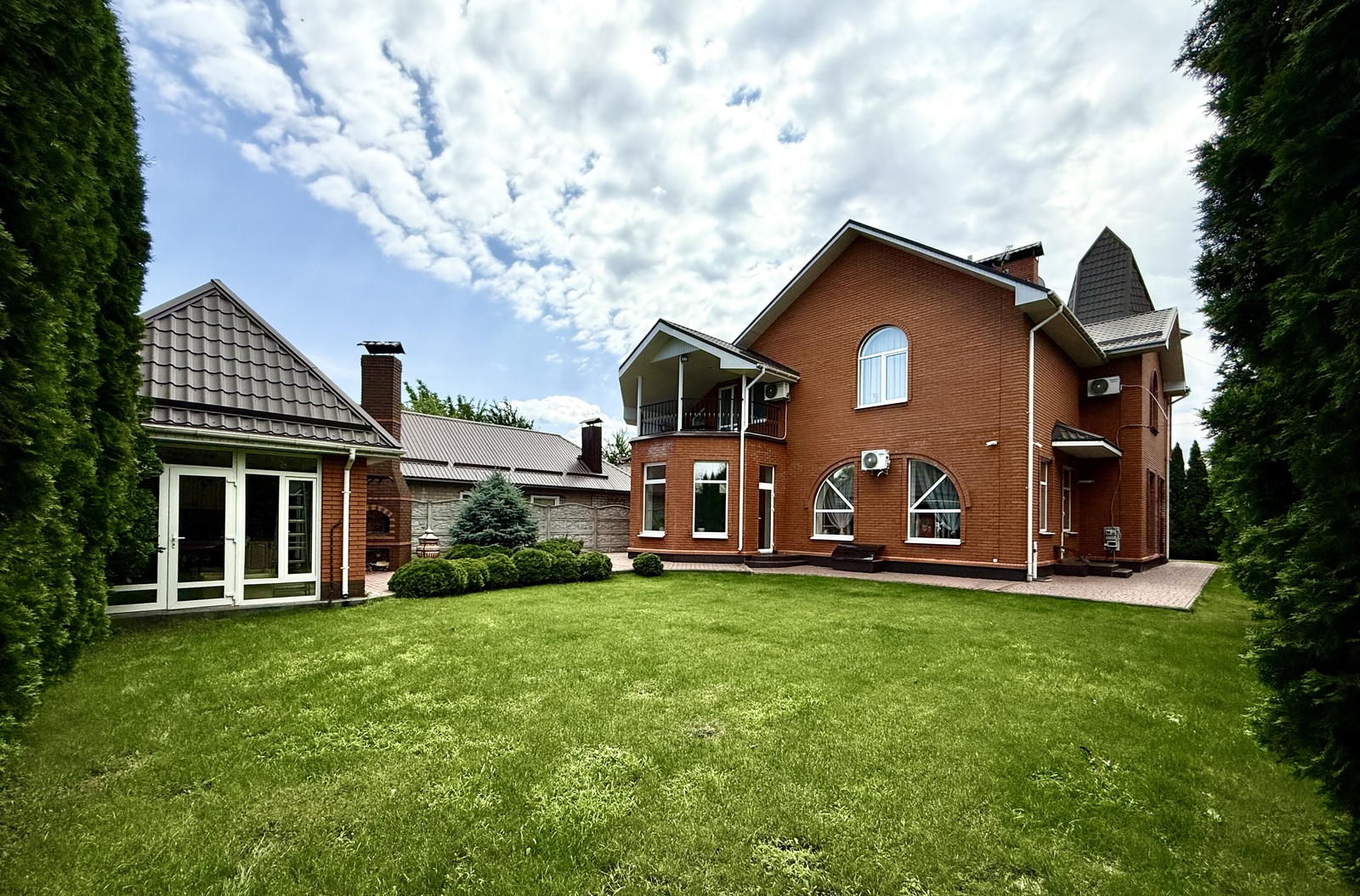 Будинок у нагірній частині міста, район ресторану «Armenia». фото 1 Будинок у нагірній частині міста, район ресторану «Armenia». фото 1