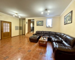 Будинок у Центрі р-н Дніпровської Рів'єри фото 2 Будинок у Центрі р-н Дніпровської Рів'єри фото 2