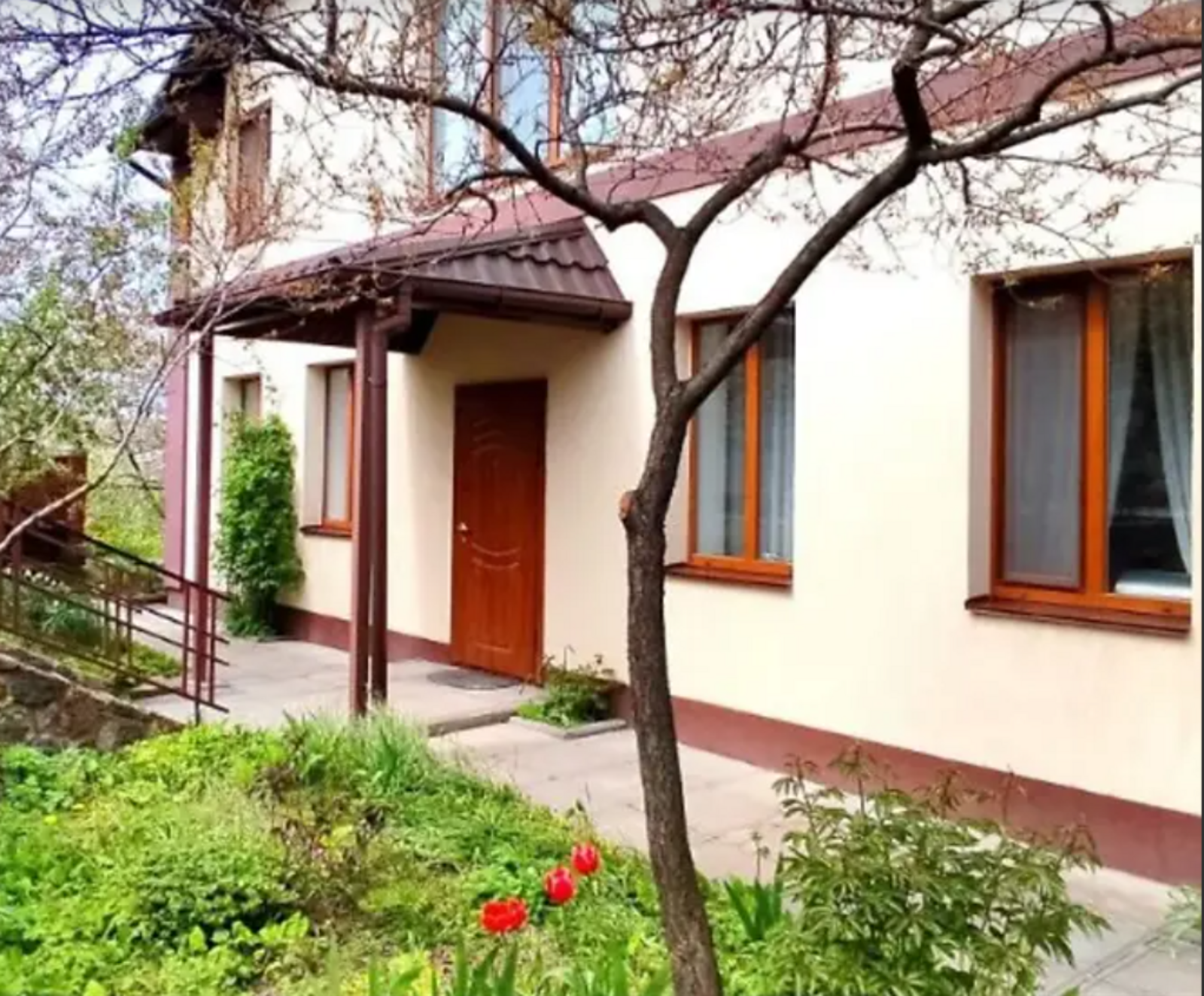Продаж будинку, 5 хвилин від центру, 261 кв м. 6 соток землі фото 1 Продаж будинку, 5 хвилин від центру, 261 кв м. 6 соток землі фото 1