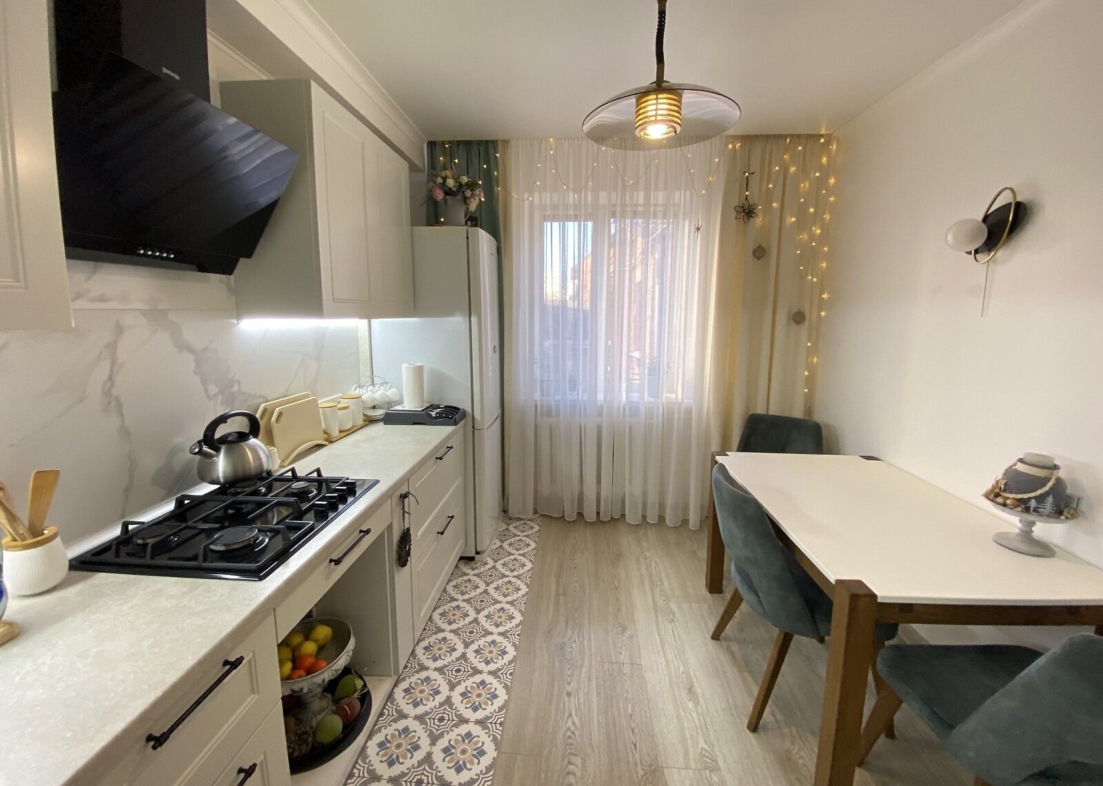 ������ 2 ����������� ������� � ��������� � ������� �� 4 ����� ���� 1