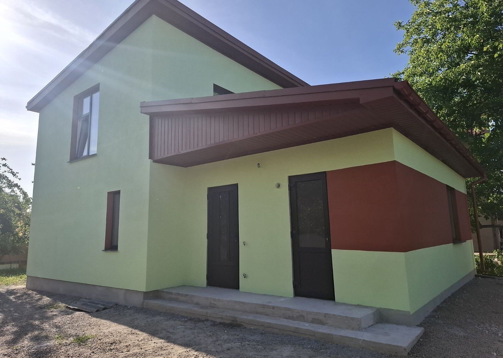 Продаж 2 поверхового будинку з ділянкою на 4 сотки фото 1 Продаж 2 поверхового будинку з ділянкою на 4 сотки фото 1