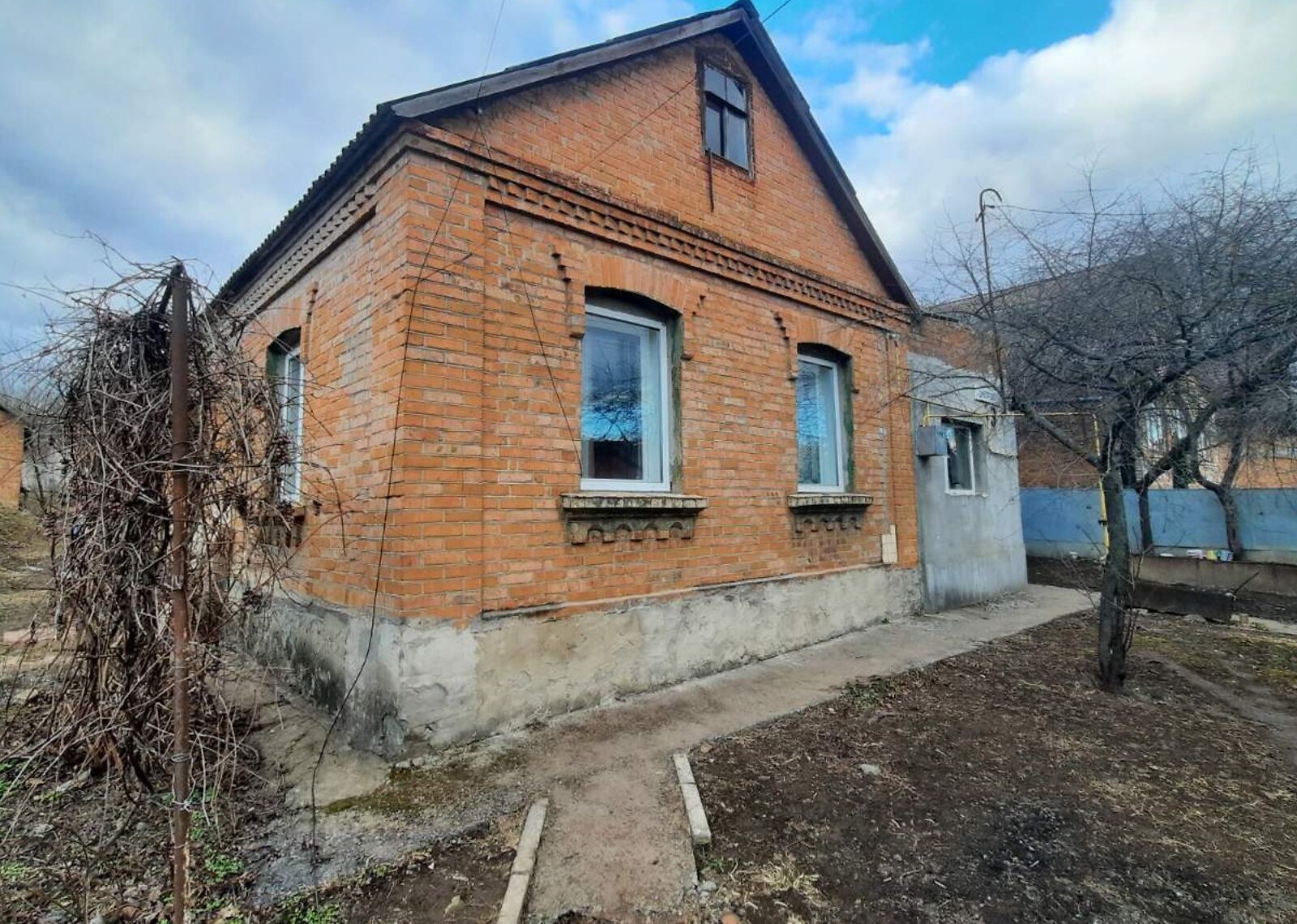 Продаж 1 поверхового будинку з верандою і ділянкою на 10 соток фото 1 Продаж 1 поверхового будинку з верандою і ділянкою на 10 соток фото 1