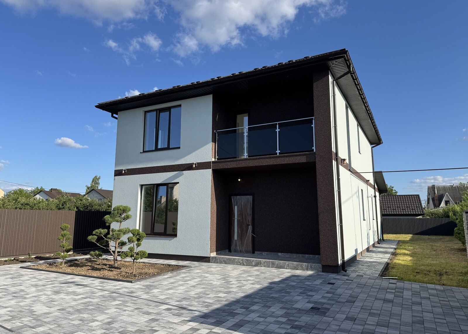 Продаж 2 поверхового будинку з ділянкою на 7.5 сотки фото 1 Продаж 2 поверхового будинку з ділянкою на 7.5 сотки фото 1