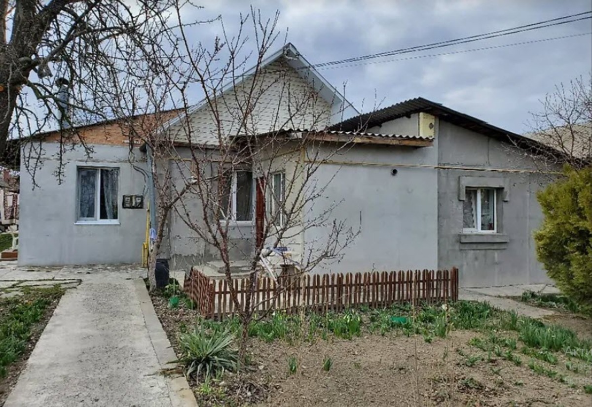 Продам приватний будинок, поділений на дві частини. фото 1 Продам приватний будинок, поділений на дві частини. фото 1