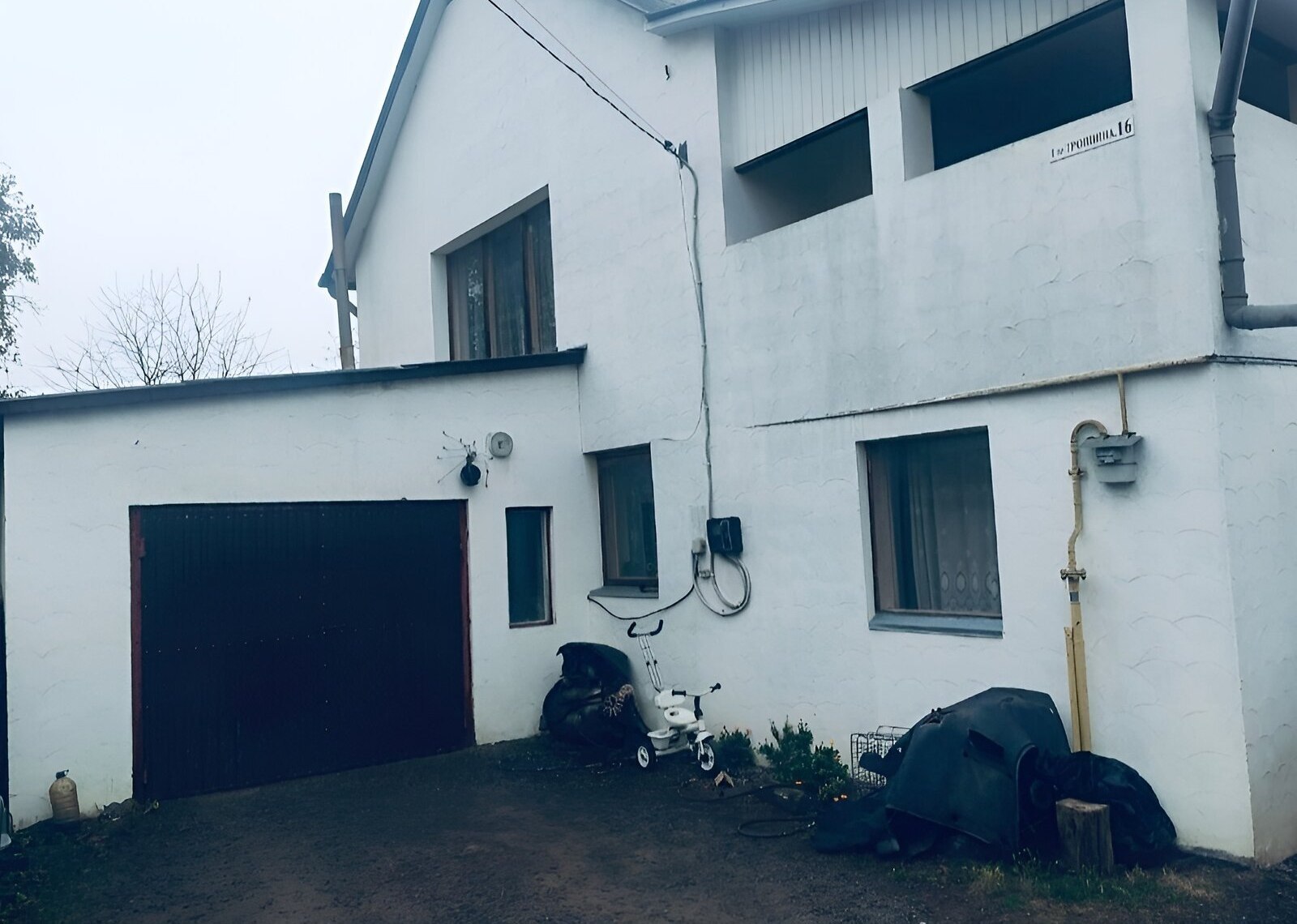 Продаж 2 поверхового будинку з верандою і ділянкою на 4.3 сотки фото 1 Продаж 2 поверхового будинку з верандою і ділянкою на 4.3 сотки фото 1