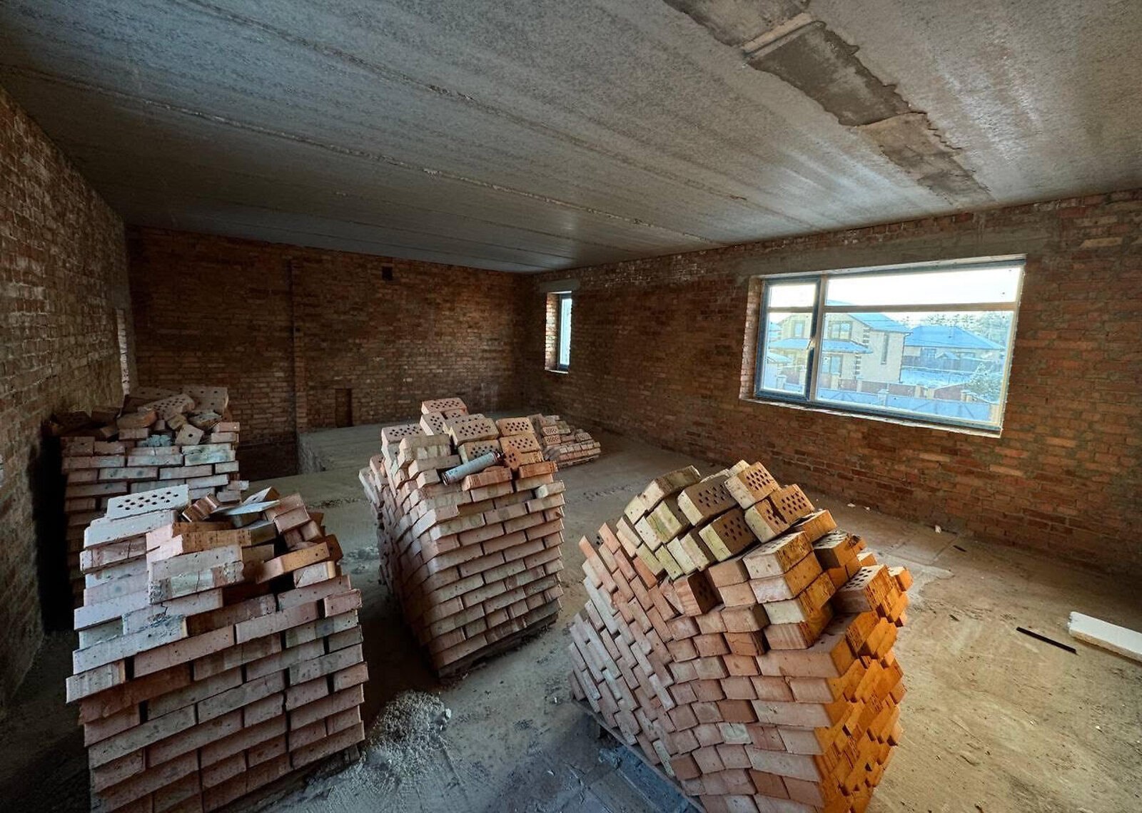 Продаж 2 поверхового таунхауса з ділянкою на 2.1 сотки фото 1 Продаж 2 поверхового таунхауса з ділянкою на 2.1 сотки фото 1