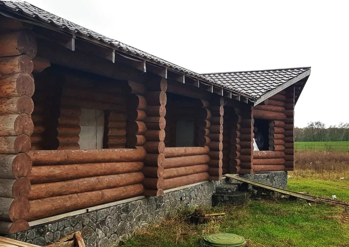 Будинок зі зрубу з терасою. 150 кв.м.. фото 1 Будинок зі зрубу з терасою. 150 кв.м.. фото 1