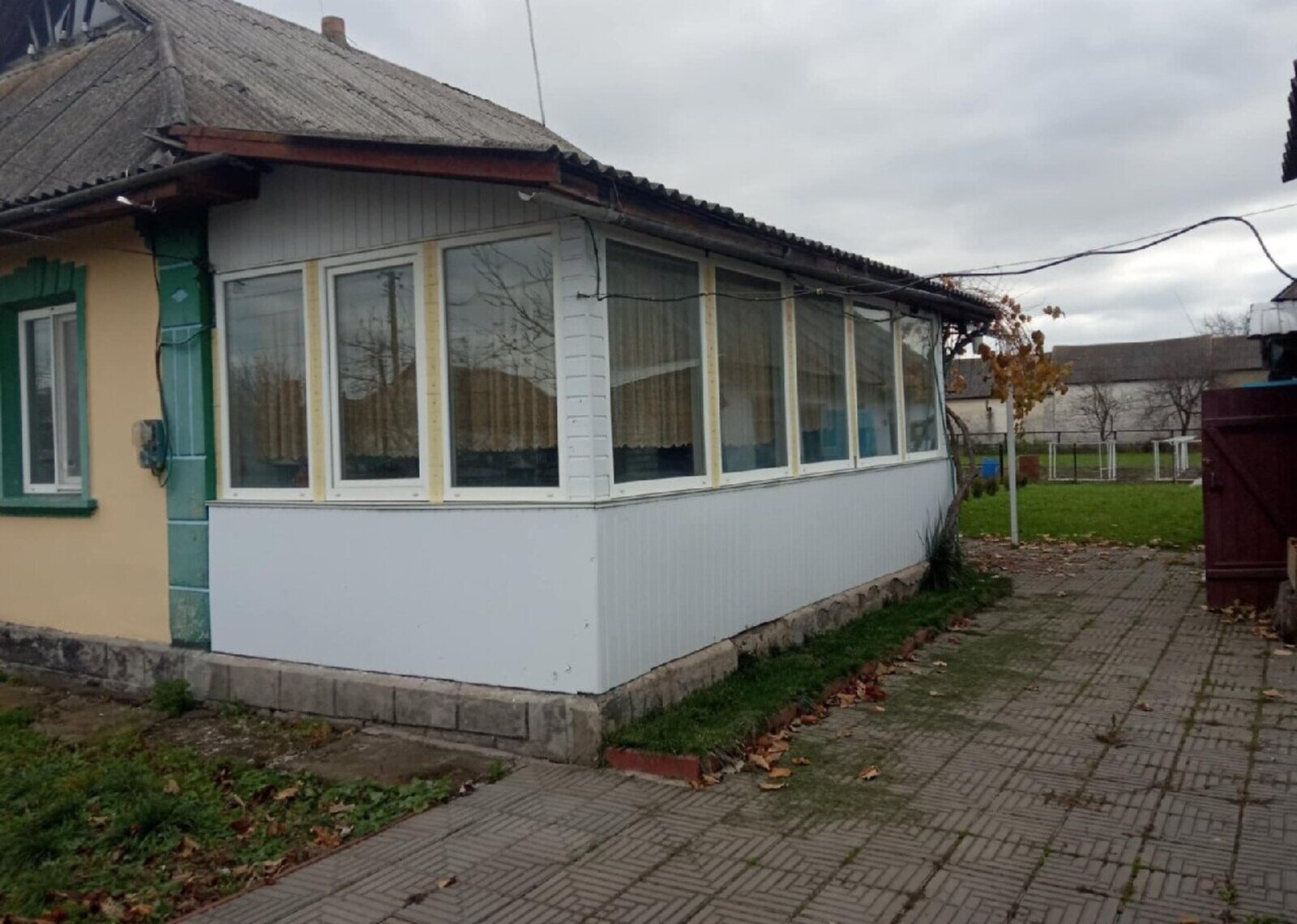 Продаж 1 поверхового будинку з верандою і ділянкою на 14 соток, 102.3 кв. м, 3 кімнати, на вул. Островського фото 1 Продаж 1 поверхового будинку з верандою і ділянкою на 14 соток, 102.3 кв. м, 3 кімнати, на вул. Островського фото 1
