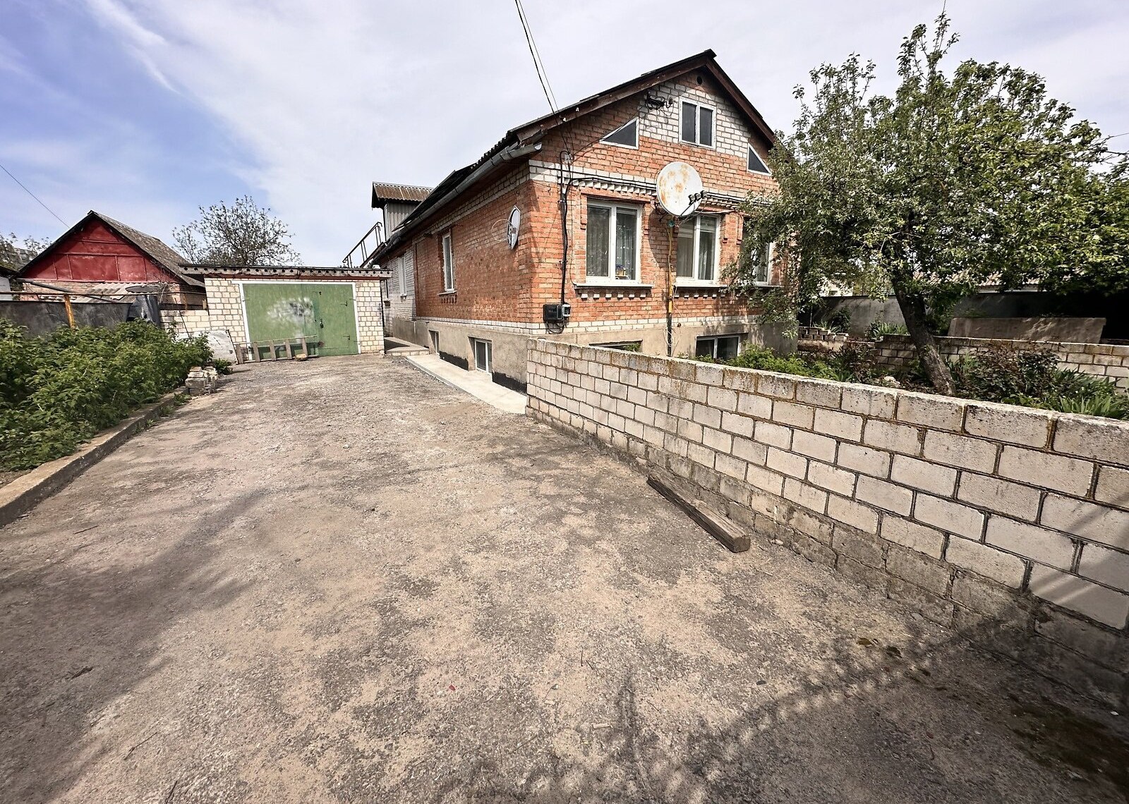 Продаж 1 поверхового будинку з верандою і ділянкою на 8 соток фото 1 Продаж 1 поверхового будинку з верандою і ділянкою на 8 соток фото 1
