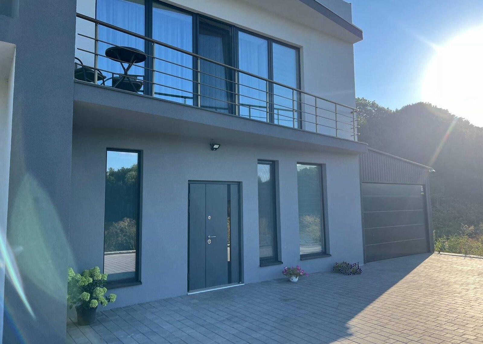Продаж 3 поверхового таунхауса з ділянкою на 200 кв. м., 140 кв. м, 5 кімнат, на вул. Гетьмана Мазепи 90 фото 1 Продаж 3 поверхового таунхауса з ділянкою на 200 кв. м., 140 кв. м, 5 кімнат, на вул. Гетьмана Мазепи 90 фото 1