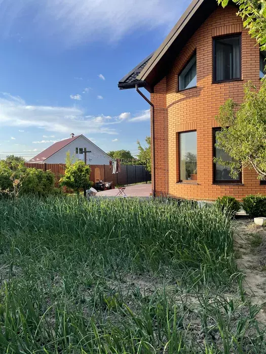 Продається унікальний дім на 25 сотках землі з власним підвалом, гаражем та сауною. фото 1 Продається унікальний дім на 25 сотках землі з власним підвалом, гаражем та сауною. фото 1