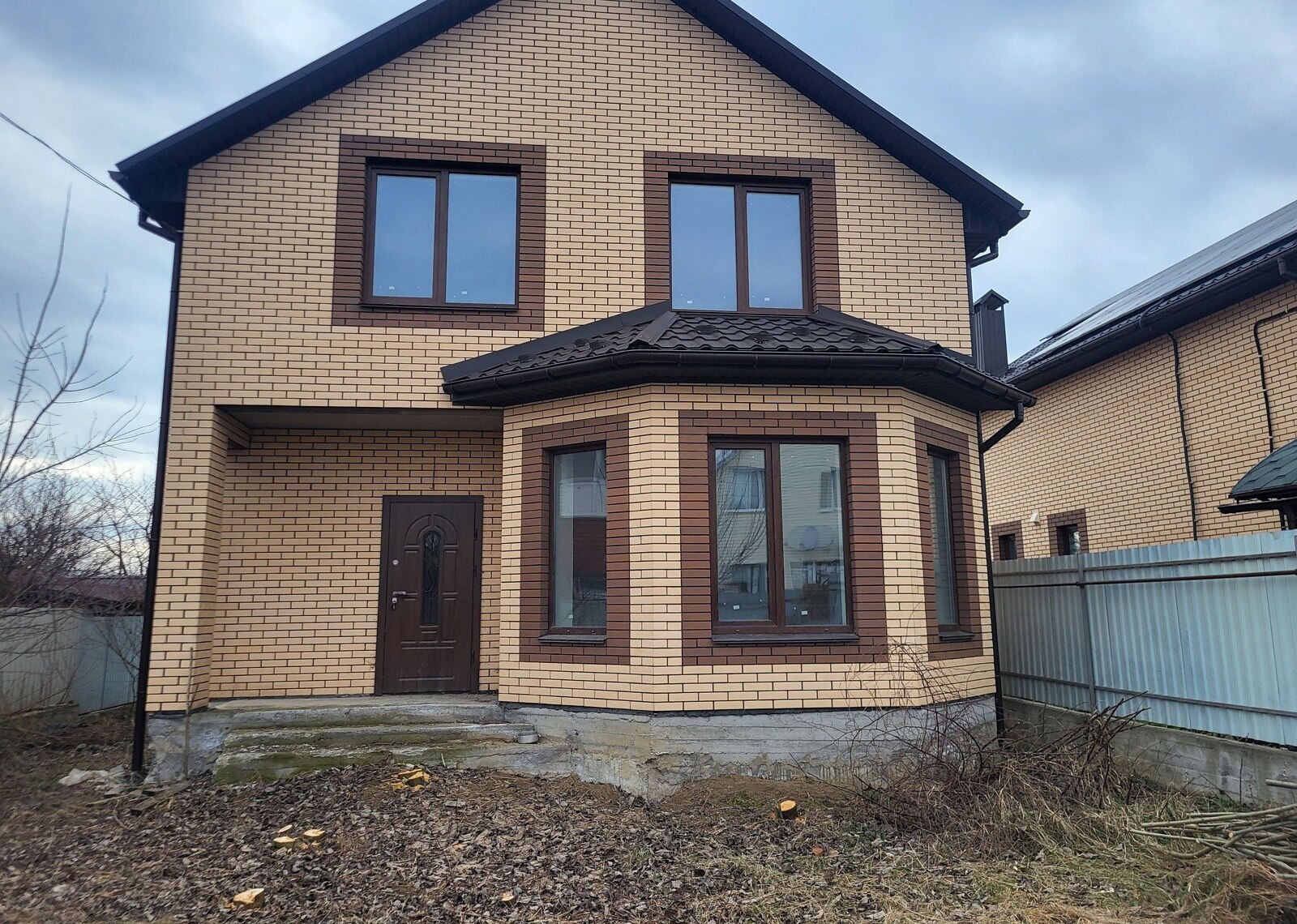 Продаж 2 поверхового будинку з ділянкою на 5 соток фото 1 Продаж 2 поверхового будинку з ділянкою на 5 соток фото 1