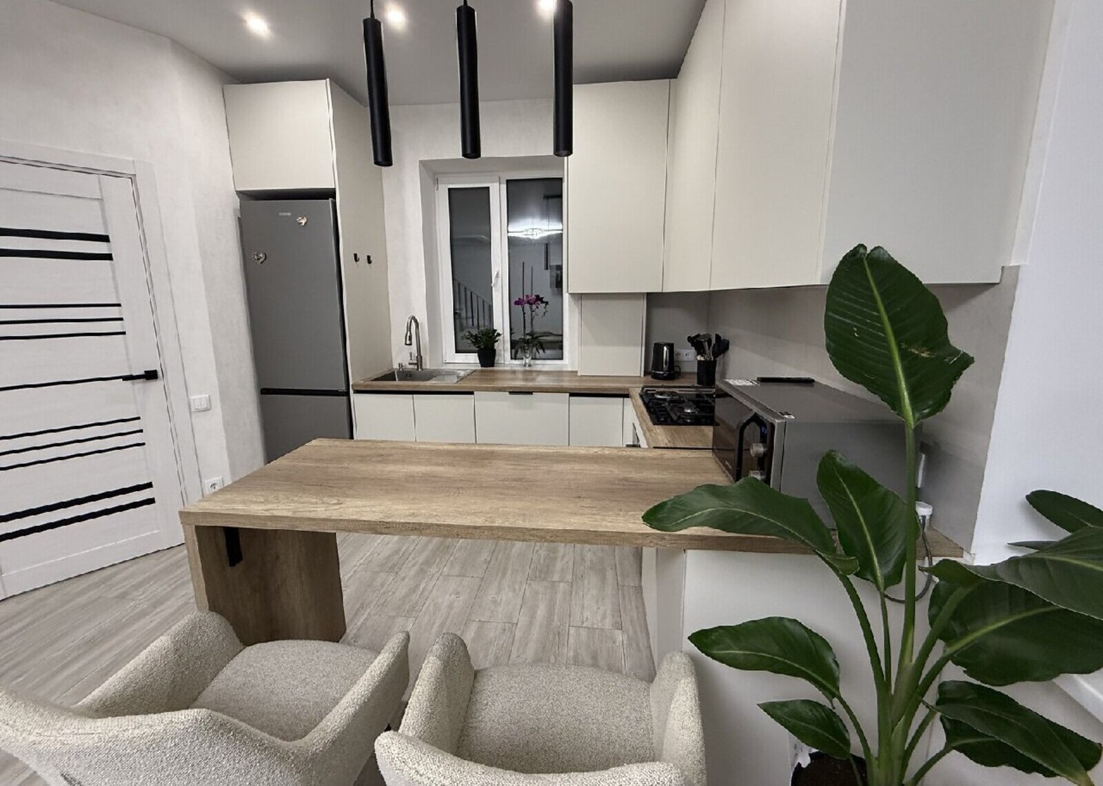 ������ 2 ����������� �������� � ������� �� 1.5 ����� ���� 1