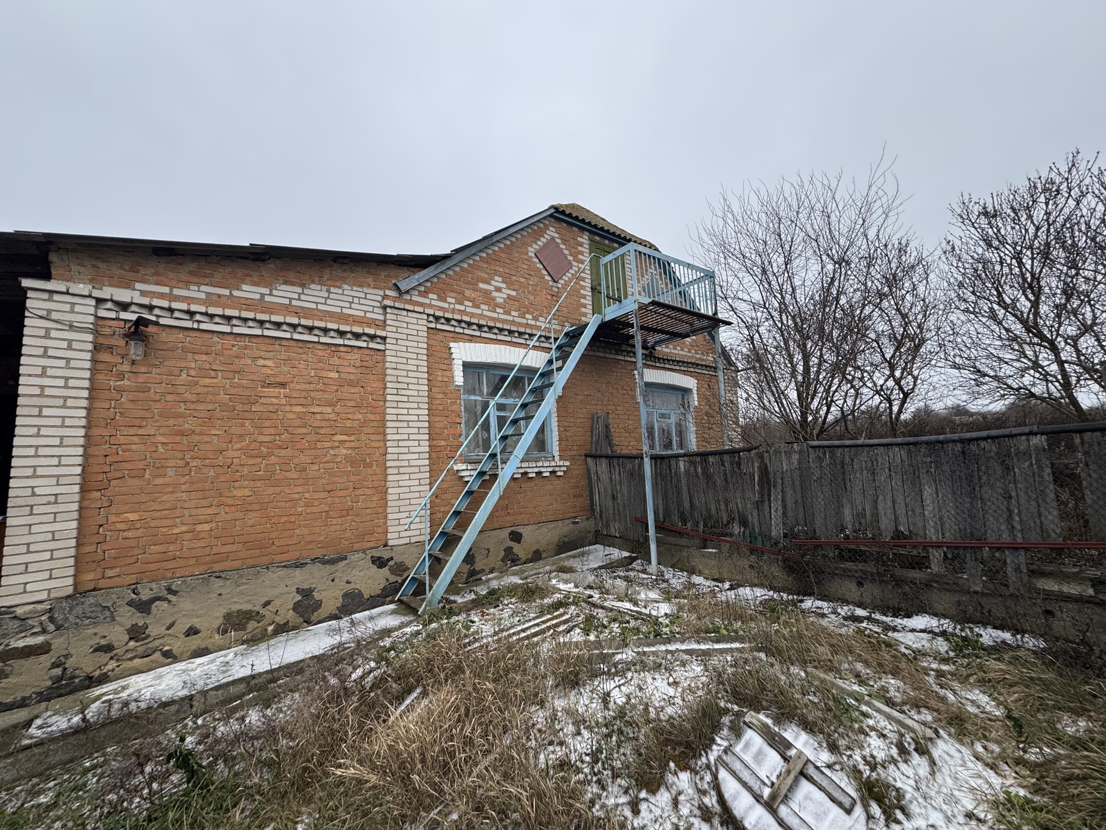 будинок з великою земельною ділянкою фото 1 будинок з великою земельною ділянкою фото 1