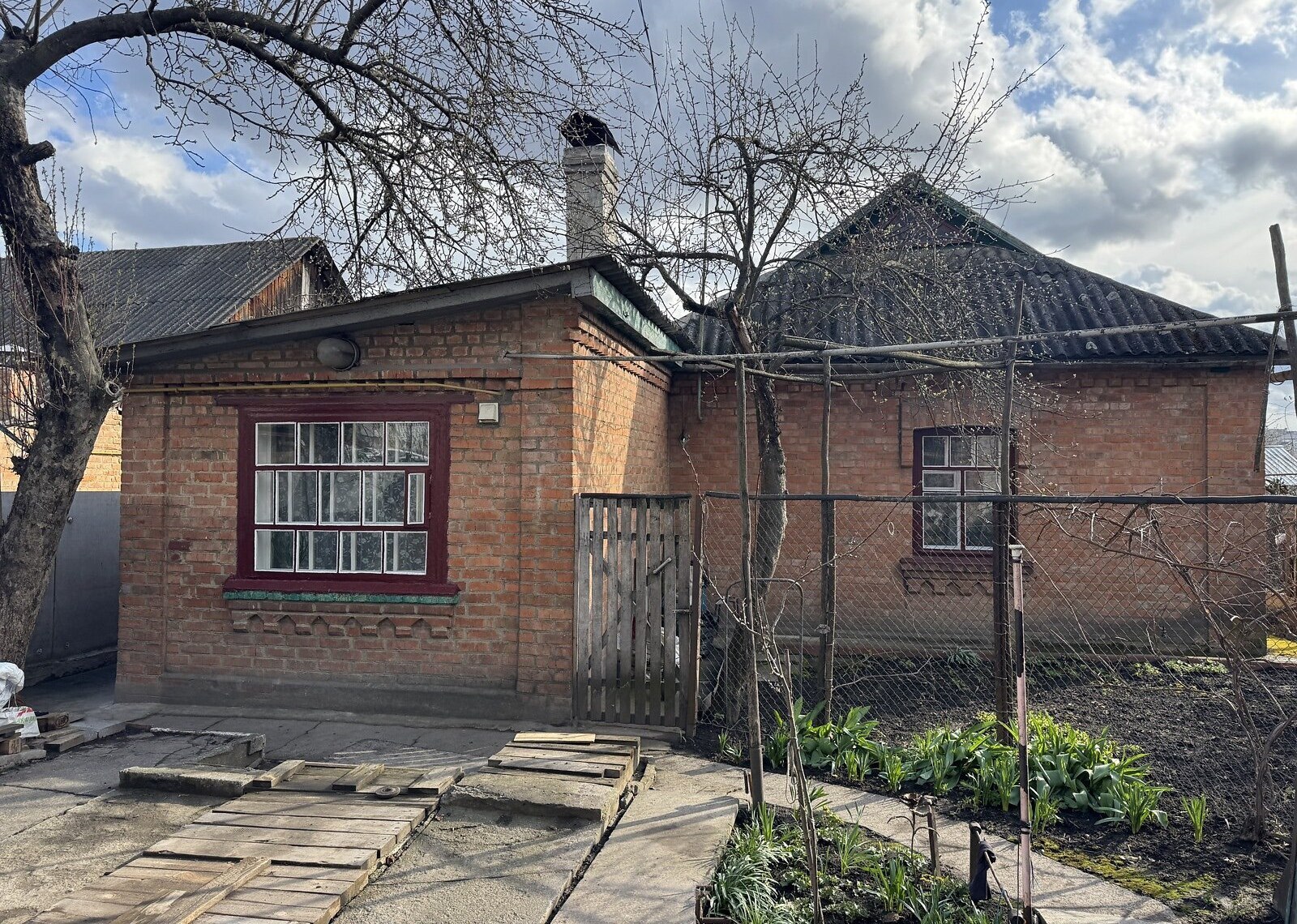 Продаж 1 поверхового будинку з верандою і ділянкою на 5 соток фото 1 Продаж 1 поверхового будинку з верандою і ділянкою на 5 соток фото 1