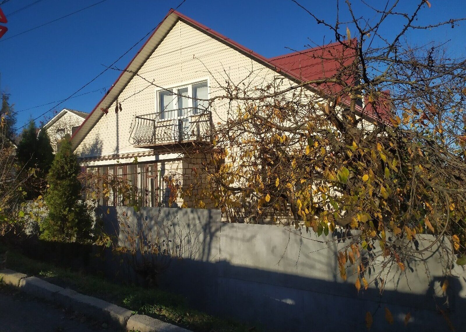 Продаж 1 поверхового будинку з верандою і ділянкою на 10 соток, 156 кв. м, 4 кімнати, на вул. Євгена Чикаленка фото 1 Продаж 1 поверхового будинку з верандою і ділянкою на 10 соток, 156 кв. м, 4 кімнати, на вул. Євгена Чикаленка фото 1