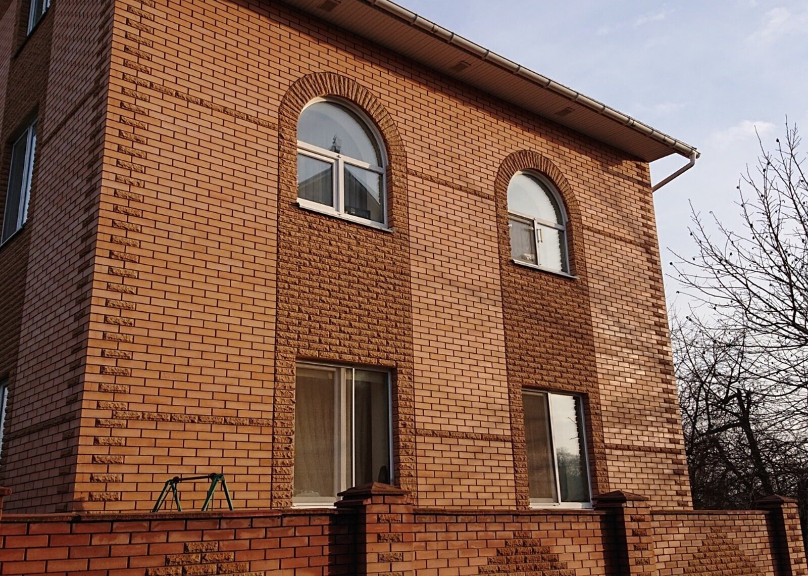 Продаж 3 поверхового будинку з ділянкою на 5 соток фото 1 Продаж 3 поверхового будинку з ділянкою на 5 соток фото 1