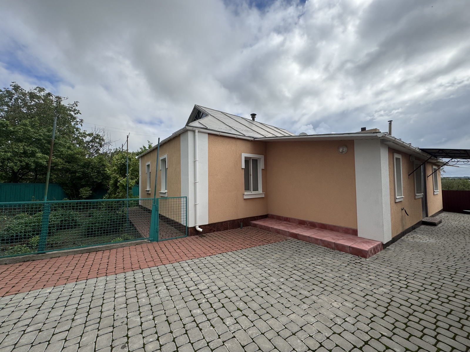 Будинок в селі Куни фото 1 Будинок в селі Куни фото 1