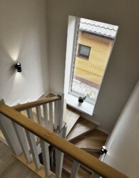 Продаж 2 поверхового будинку з верандою і ділянкою на 3 сотки фото 7 Продаж 2 поверхового будинку з верандою і ділянкою на 3 сотки фото 7