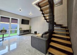 ������ 2 ����������� ��������� � ������� �� 1.5 ����� ���� 7