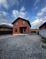 Продаж 2 поверхового будинку з верандою і ділянкою на 3 сотки фото 1 Продаж 2 поверхового будинку з верандою і ділянкою на 3 сотки фото 1