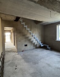 Продаж 2 поверхового будинку з гаражем і ділянкою на 17 соток фото 10 Продаж 2 поверхового будинку з гаражем і ділянкою на 17 соток фото 10