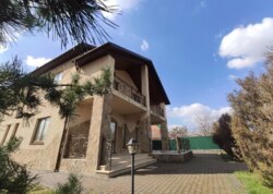 Продаж 2 поверхового будинку з ділянкою на 12 соток фото 12 Продаж 2 поверхового будинку з ділянкою на 12 соток фото 12