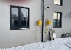 ������ 2 ����������� ��������� � ������� �� 1.5 ����� ���� 20