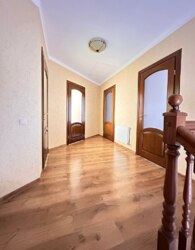 Продаж 2 поверхового будинку з верандою і ділянкою на 8 соток фото 26 Продаж 2 поверхового будинку з верандою і ділянкою на 8 соток фото 26