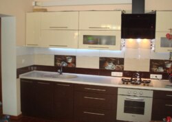 ������ 2 ����������� ������� � ������� �� 10 �����, 250 ��. �, 5 ����� ���� 40