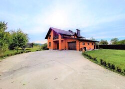 Продається унікальний дім на 25 сотках землі з власним підвалом, гаражем та сауною. фото 42 Продається унікальний дім на 25 сотках землі з власним підвалом, гаражем та сауною. фото 42