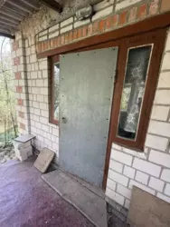 🏡        . !  2