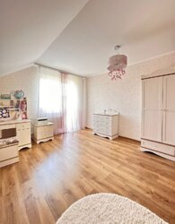 Продаж 2 поверхового будинку з верандою і ділянкою на 8 соток фото 12 Продаж 2 поверхового будинку з верандою і ділянкою на 8 соток фото 12