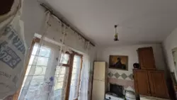 🏡        . !  6