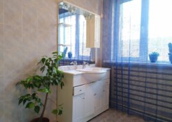 Продаж 1 поверхового будинку з верандою і ділянкою на 10 соток, 156 кв. м, 4 кімнати, на вул. Євгена Чикаленка фото 2 Продаж 1 поверхового будинку з верандою і ділянкою на 10 соток, 156 кв. м, 4 кімнати, на вул. Євгена Чикаленка фото 2