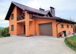 Продається унікальний дім на 25 сотках землі з власним підвалом, гаражем та сауною. фото 4 Продається унікальний дім на 25 сотках землі з власним підвалом, гаражем та сауною. фото 4