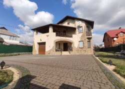 Продаж 2 поверхового будинку з ділянкою на 12 соток фото 1 Продаж 2 поверхового будинку з ділянкою на 12 соток фото 1