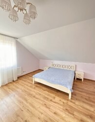 Продаж 2 поверхового будинку з верандою і ділянкою на 8 соток фото 19 Продаж 2 поверхового будинку з верандою і ділянкою на 8 соток фото 19