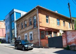 Продаж частини будинку на вул. Кропивницького, 6 кімнат фото 1 Продаж частини будинку на вул. Кропивницького, 6 кімнат фото 1