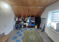 ������ 2 ����������� ������� � ������� �� 10 �����, 250 ��. �, 5 ����� ���� 22