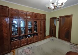 ������ 2 ����������� ������� � ������� �� 6 �����, 150 ��. �, 6 ����� ���� 48