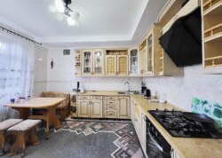 ������ 2 ����������� ������� � �������� � ������� �� 10 �����, 276 ��. �, 5 �����, �� ���. ���������� ���� 9