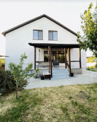 Двоповерховий будинок з підвалом, великою терасою та балконом.. фото 1 Двоповерховий будинок з підвалом, великою терасою та балконом.. фото 1