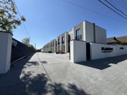  FLAGMAN RESIDENCE  18