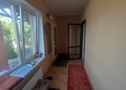 ������ 2 ����������� ������� � ������� �� 10 �����, 250 ��. �, 5 ����� ���� 25