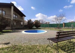 Продаж 2 поверхового будинку з ділянкою на 12 соток фото 35 Продаж 2 поверхового будинку з ділянкою на 12 соток фото 35